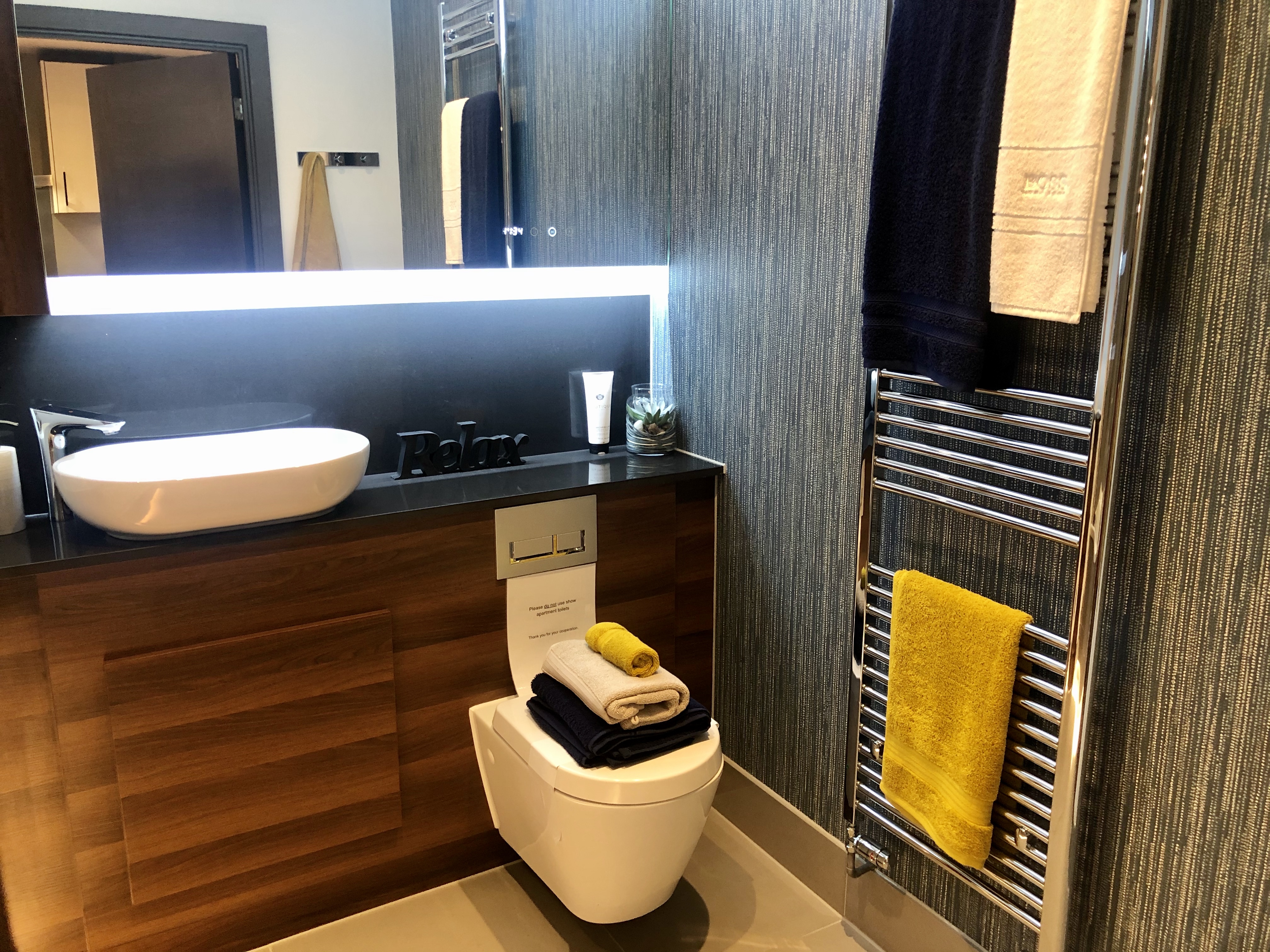 eats grinstead apartments bathroom